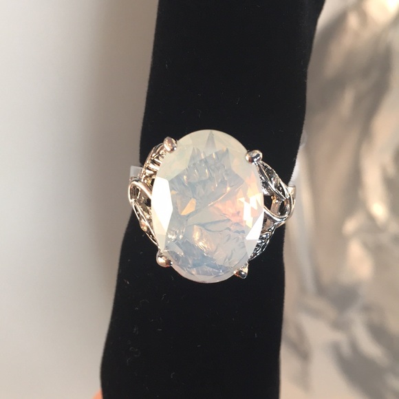 Beautiful Genuine Moonstone Ring - Picture 3 of 5